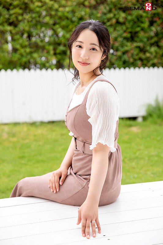 子どもたちの自慢になるような笑顔を絶やさないママでいたい 藤原真帆 30歳 AV DEBUT 画像1